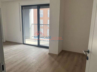 Zyre me qera tek Bulevardi i Ri