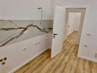 Ambjent Komercial me qera, Pallat Egzistues Rr. Durresit / Prokuroria