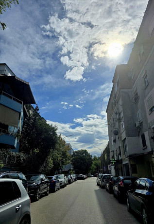 jepet-me-qira-ambjent-zyre-mshyri-nikolla-lena-big-1