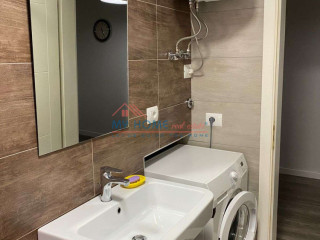 Apartament 2+1 me qera ne Xhamllik Tirane