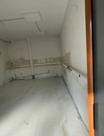 ambjent-komercial-me-qera-pallat-i-ri-stacioni-trenit-zogu-i-zi-big-2