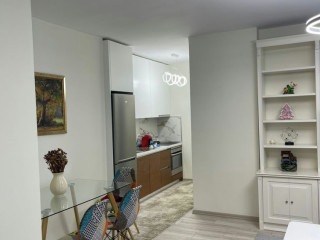 Shtepi me qera, Pallat i Ri 1+1 Liqeni / Rr. Kosovareve / Petro Nini