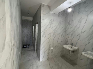 Ambjent Komercial me qera, Pallat i Ri Ali Demi / Tregu Elektrik