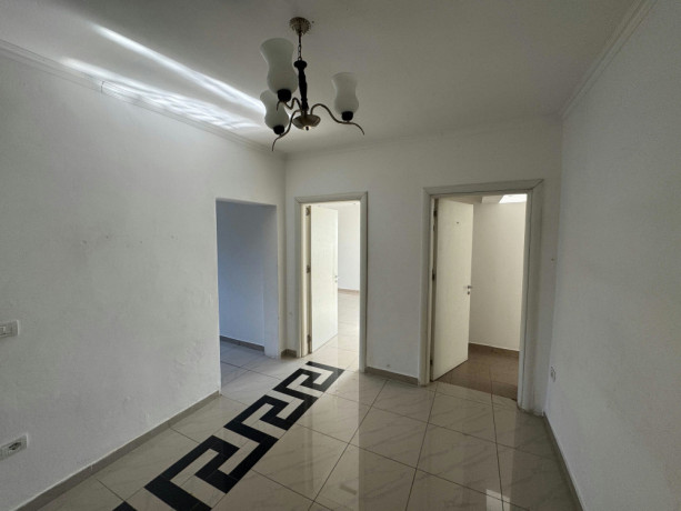 ambjent-komercial-me-qera-vile-vile-3-kateshe-rr-durresit-prokuroria-big-4