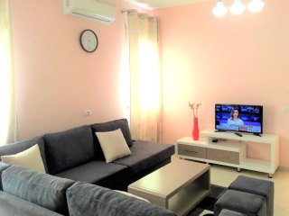 Shtepi me qera, Pallat i Ri 2+1 Selite / Kodra e Diellit