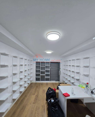 dyqan-ne-shitje-tek-sheshi-wilson-ne-tirane-big-1