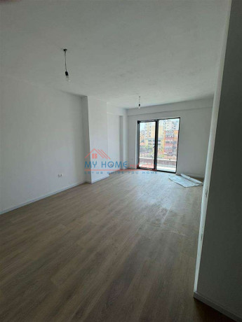 zyre-me-qera-myslym-shyri-ne-tirane-big-0