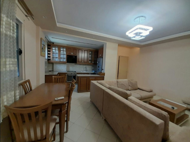 apartament-me-qera-per-banim-ne-pallat-i-ri-21-zona-fresku-linze-dajt-big-2