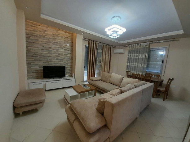 apartament-me-qera-per-banim-ne-pallat-i-ri-21-zona-fresku-linze-dajt-big-0