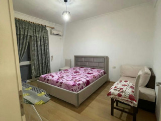 Shtepi me qera, Pallat Egzistues 2+1 Rr. Durresit / Prokuroria