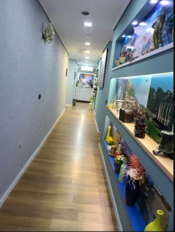 ambjent-komercial-per-shitje-per-biznes-ne-pallat-i-ri-zona-rr-e-kavajes-21-dhjetori-big-3