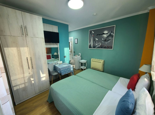 ambjent-komercial-per-shitje-per-biznes-ne-pallat-i-ri-zona-rr-e-kavajes-21-dhjetori-big-2