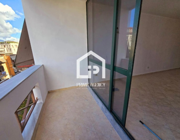 shitet-apartament-1121-dhjetori-prane-market-joena-big-3