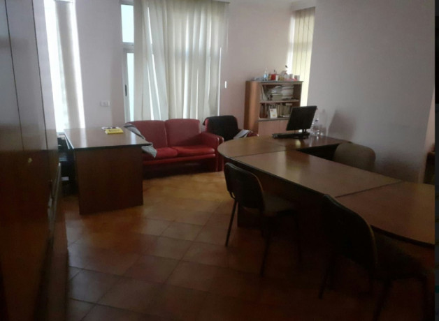 jepet-zyre-me-qera-per-biznes-ne-pallat-egzistues-zona-rr-fortuzi-mine-pez-big-2